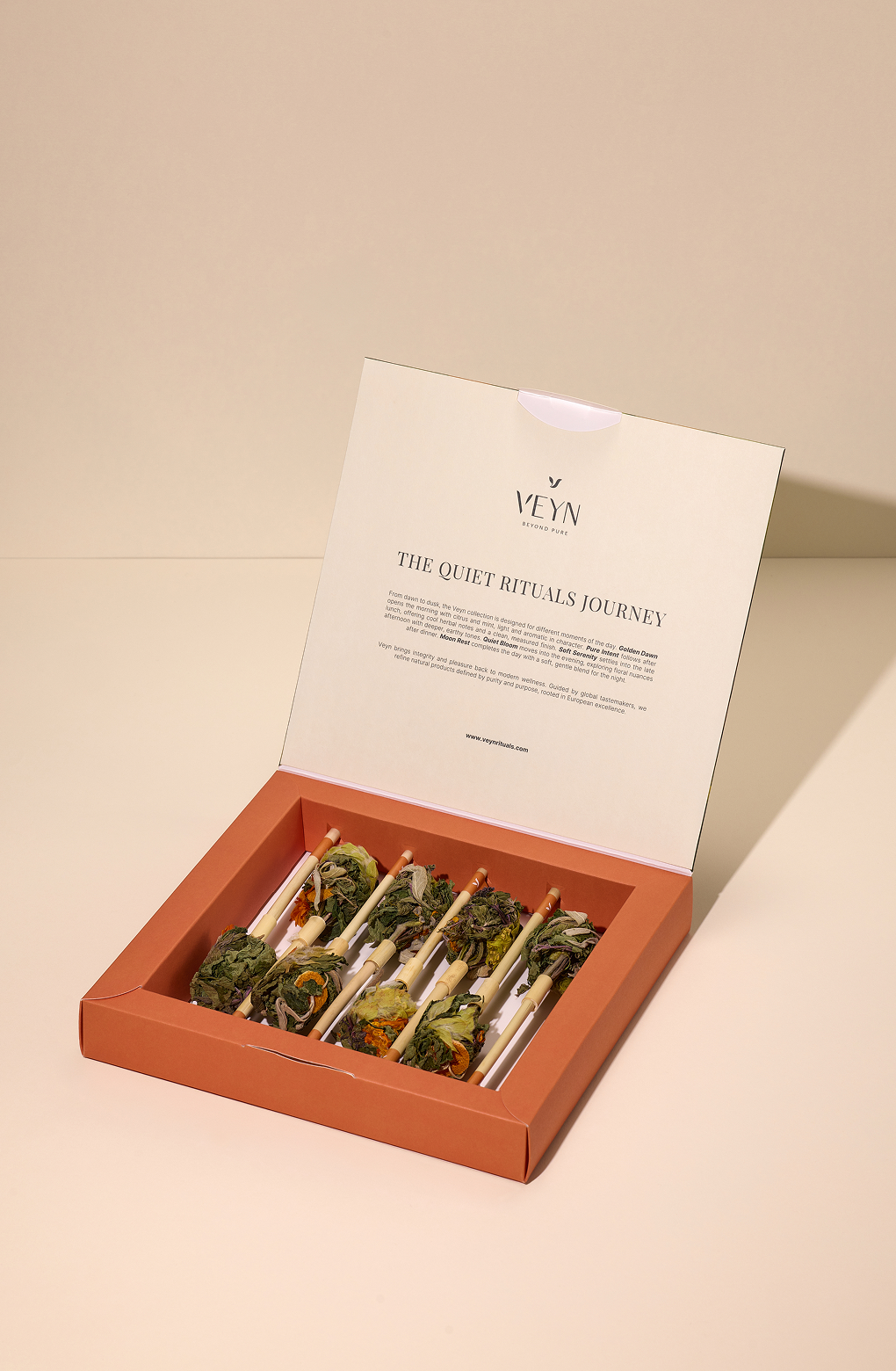 Soft Serenity botanical tea bouquet by VEYN